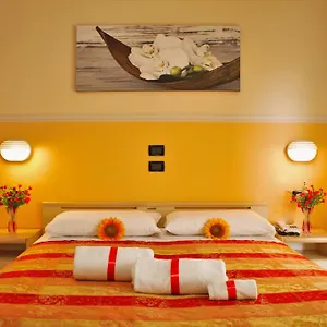 Monica Hotel
